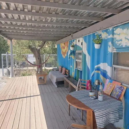 Artistic Sea View Hostel Qeparo