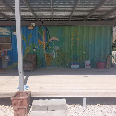 Artistic Sea View Hostel Qeparo